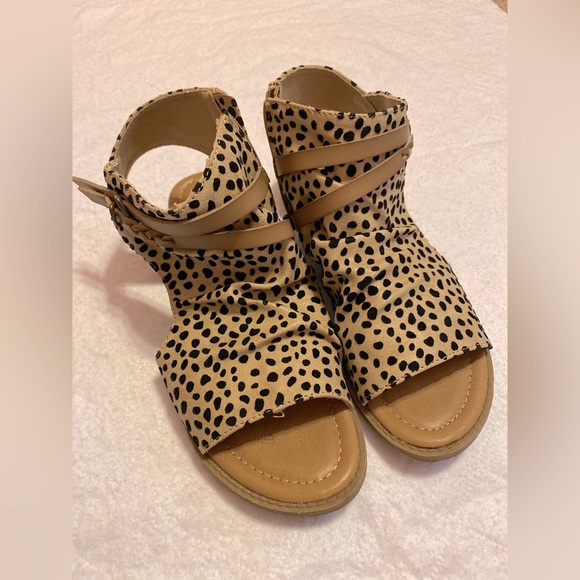 Blowfish sandals. Vegan. Rare style. Size 8. Perfect condition - Picture 3 of 7